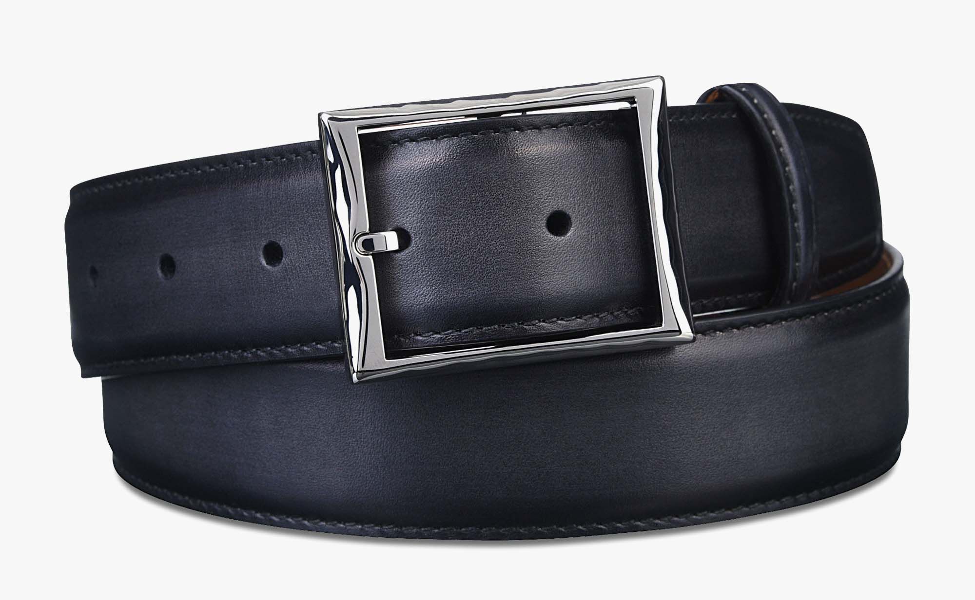 Cinturones para hombre: por qué deberías llevar hebillas grandes este  verano