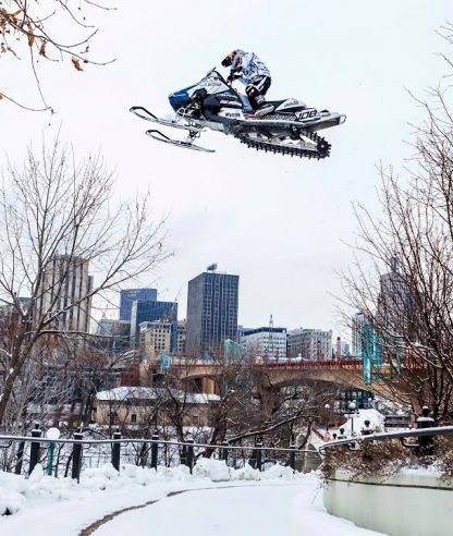 URBAN SNOWBOARDING