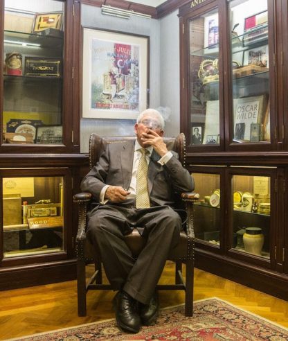 WORLD´S OLDEST CIGAR SELLER: STORE CRAZY